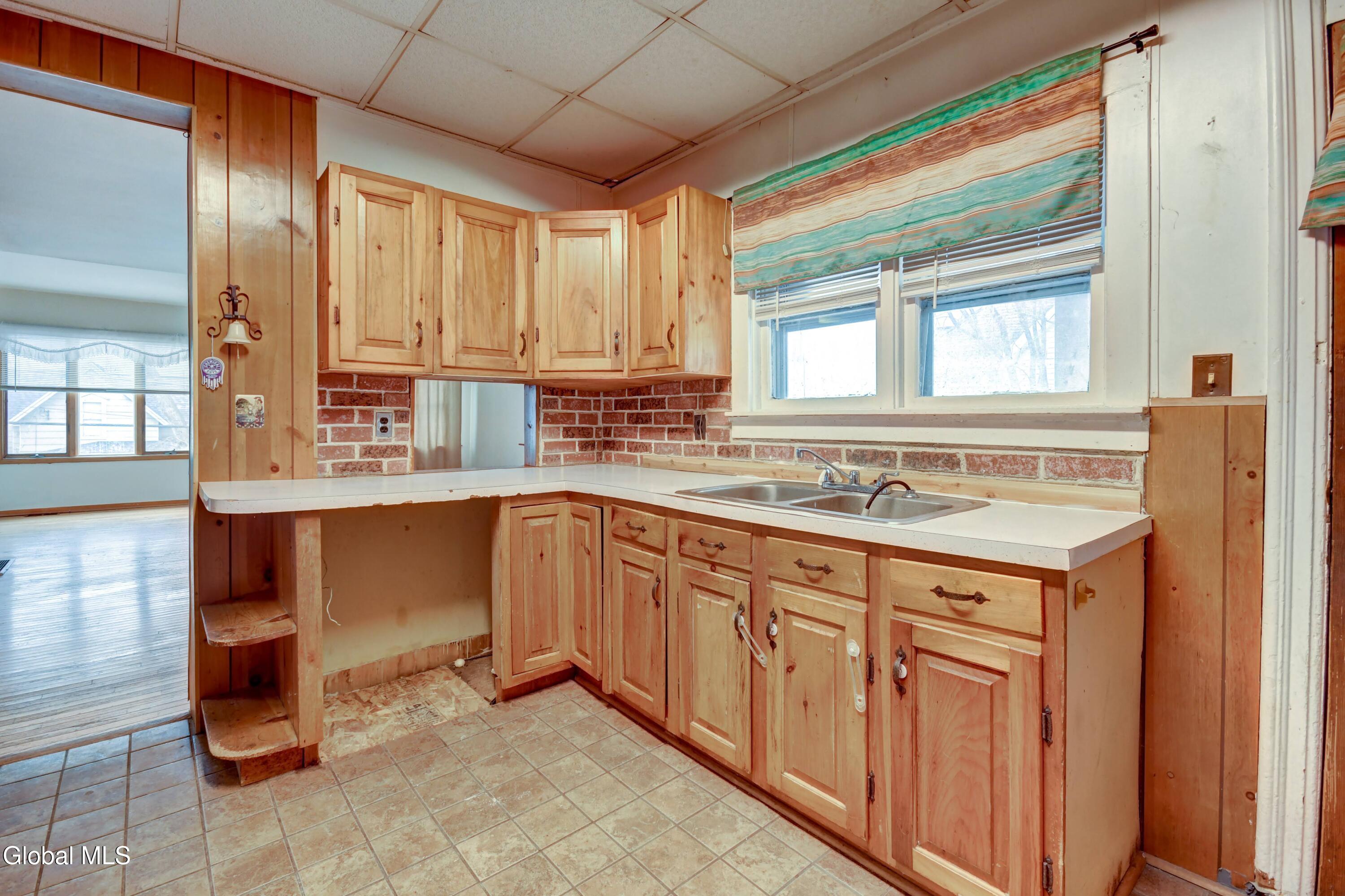 269 Bleecker Street Gloversville NY 12078