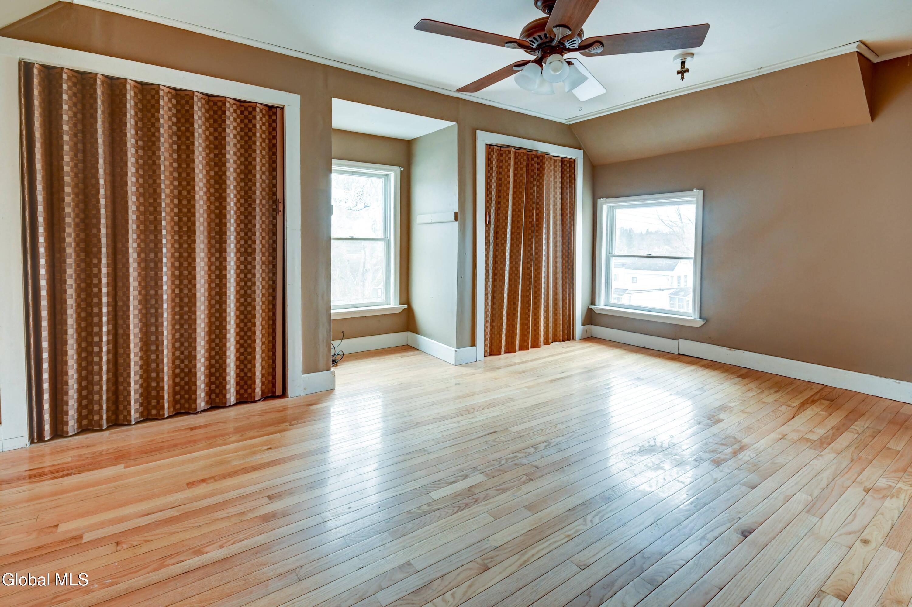 269 Bleecker Street Gloversville NY 12078