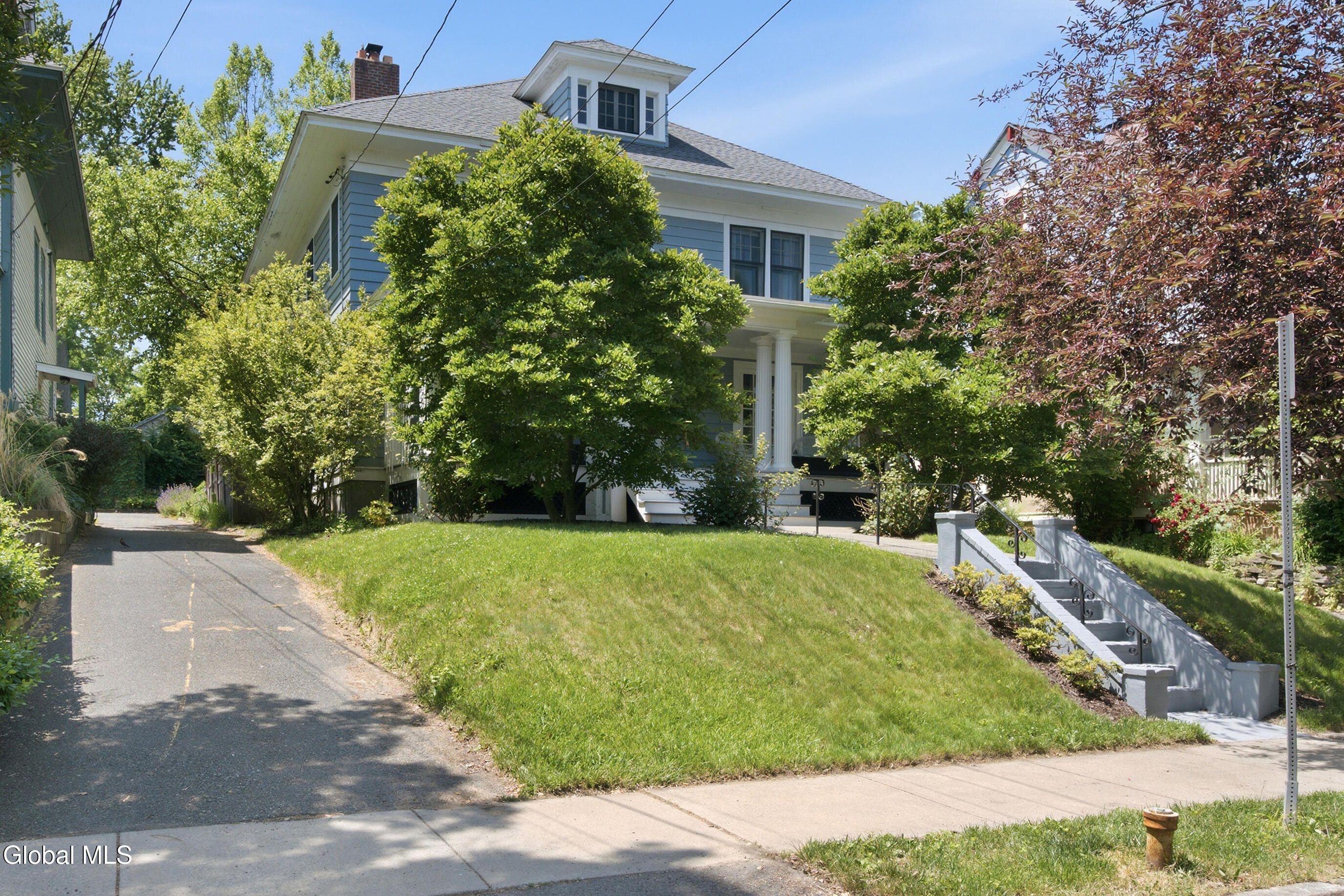 571 Providence Street Albany NY 12208