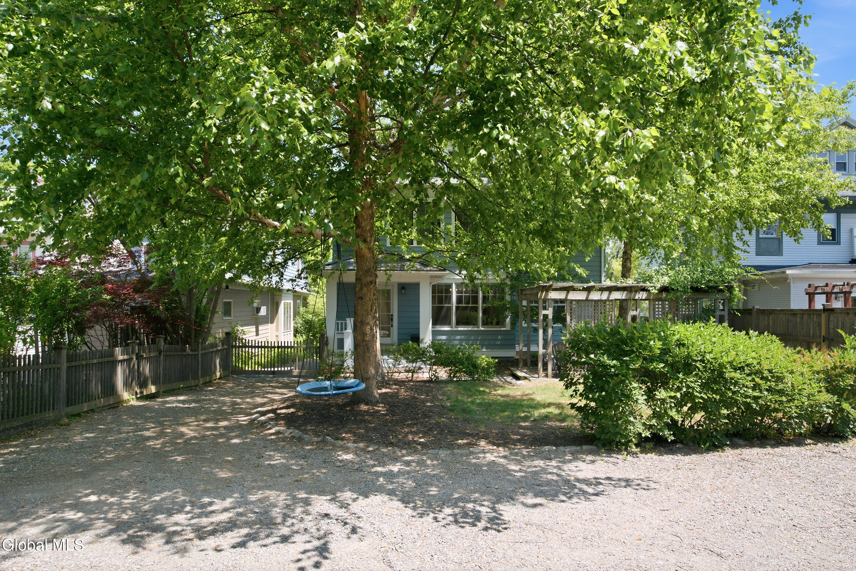 571 Providence Street Albany NY 12208