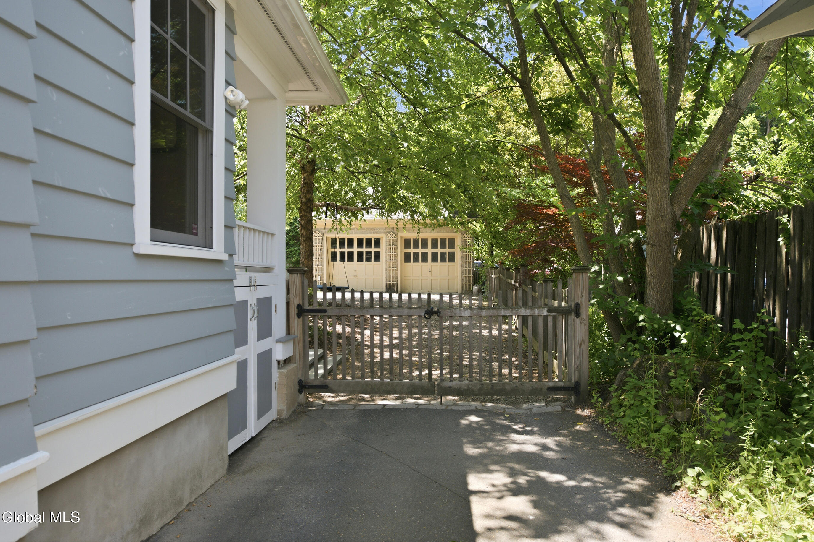 571 Providence Street Albany NY 12208