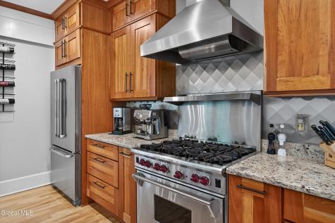 571 Providence Street Albany NY 12208