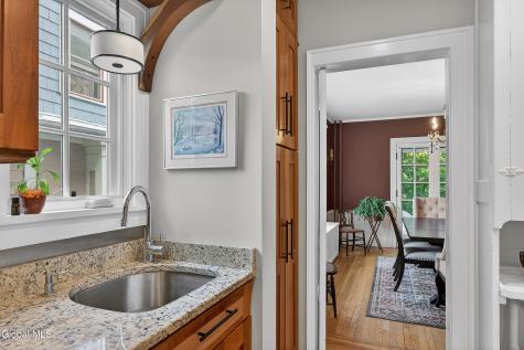 571 Providence Street Albany NY 12208