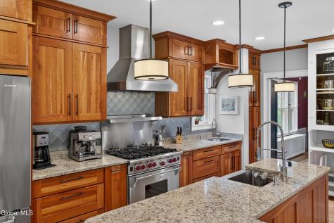 571 Providence Street Albany NY 12208
