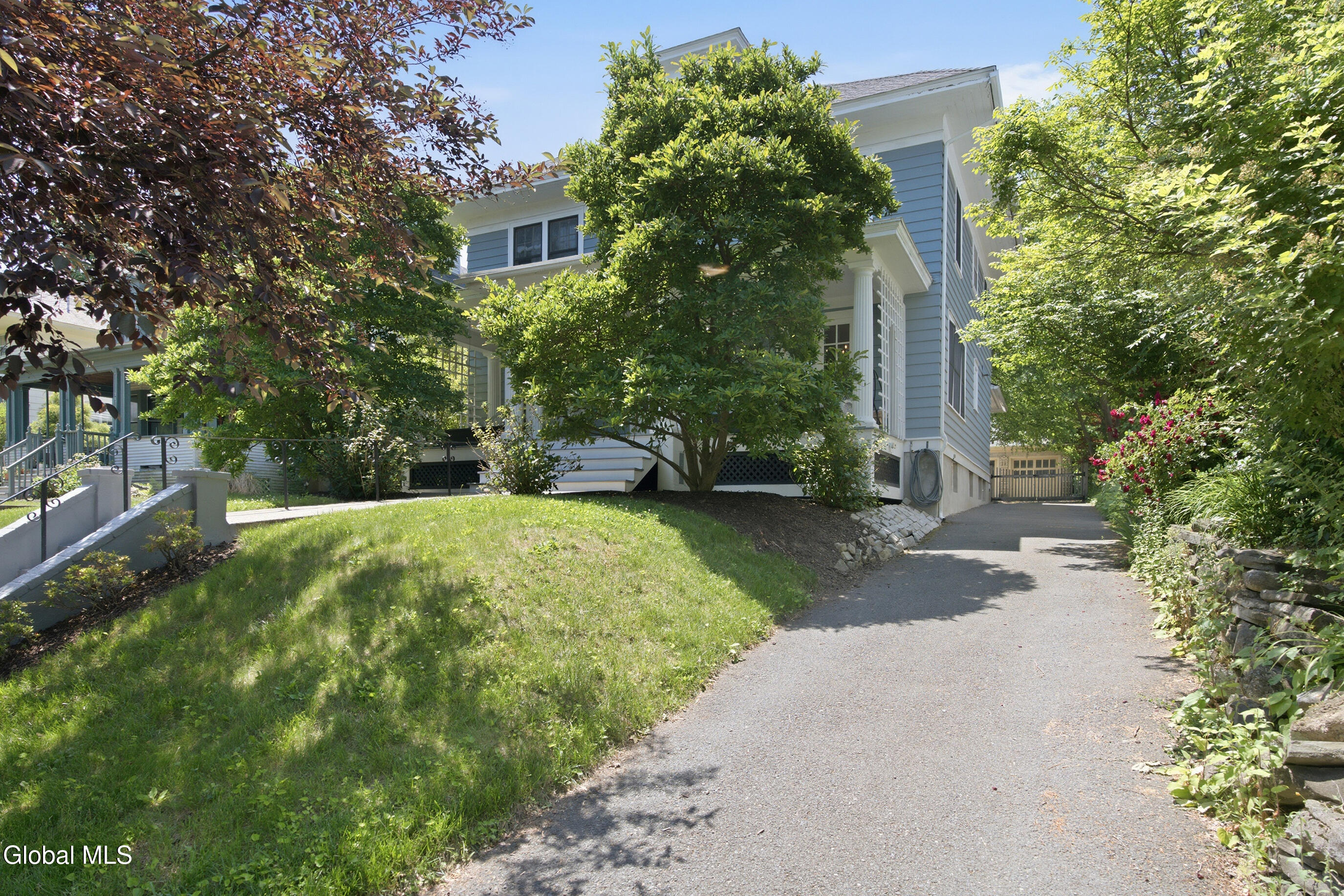 571 Providence Street Albany NY 12208