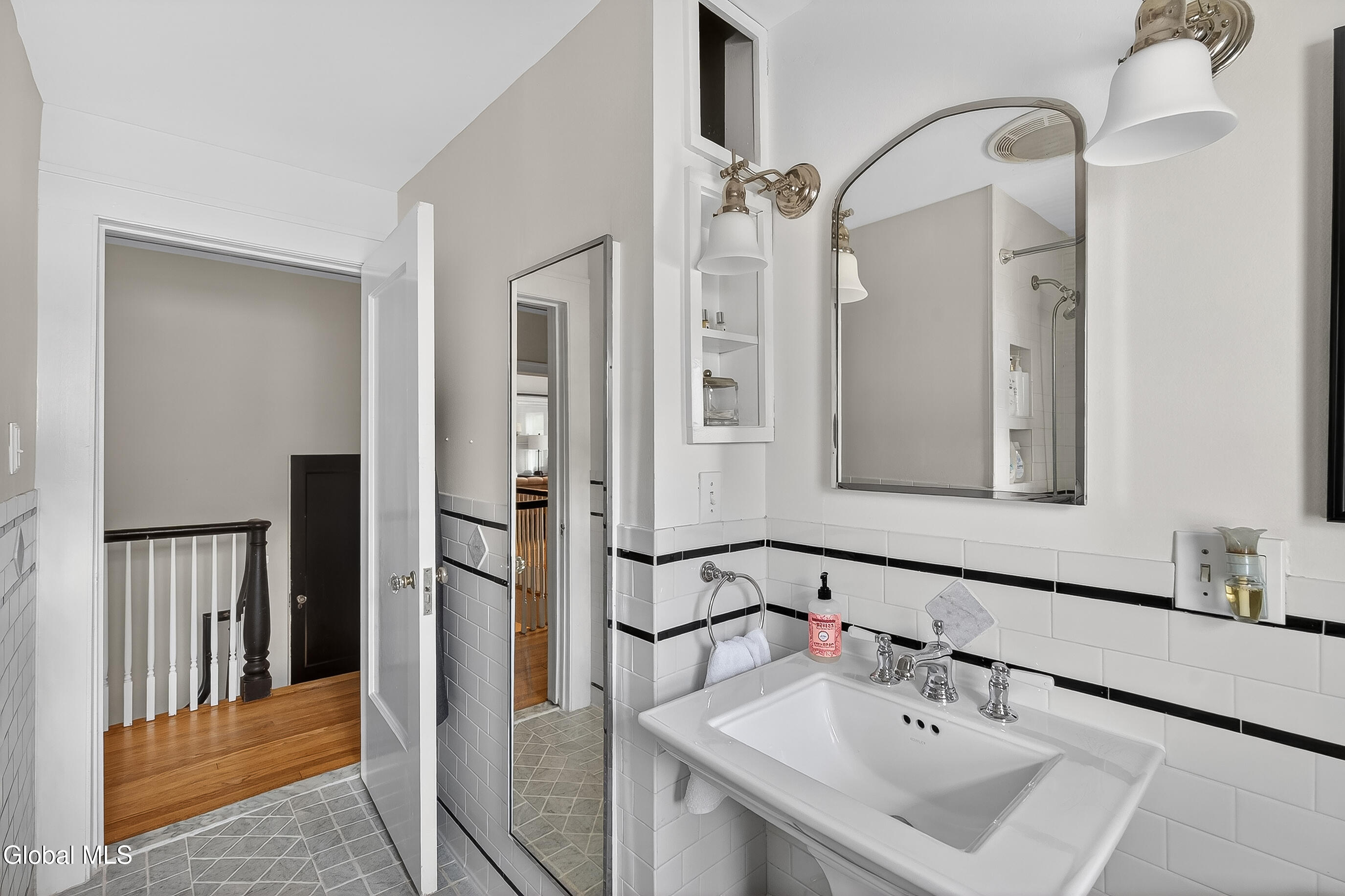 571 Providence Street Albany NY 12208