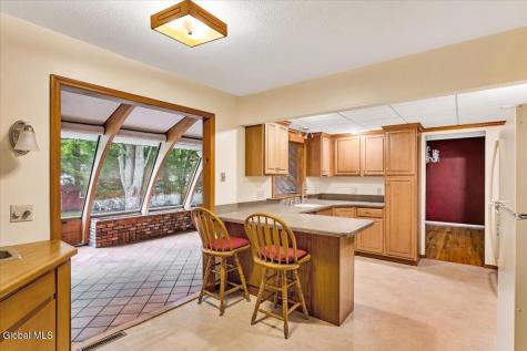 12 Chris Drive Schenectady NY 12309