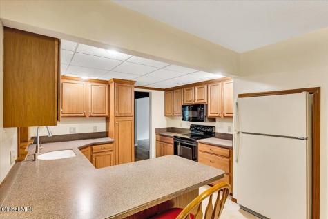 12 Chris Drive Schenectady NY 12309