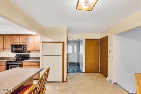 12 Chris Drive Schenectady NY 12309