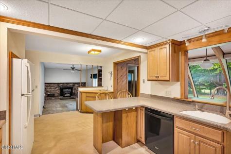 12 Chris Drive Schenectady NY 12309