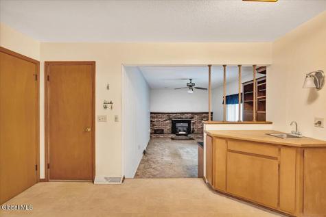 12 Chris Drive Schenectady NY 12309