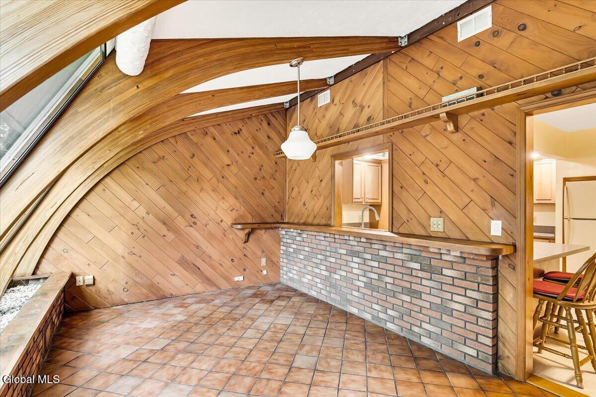 12 Chris Drive Schenectady NY 12309