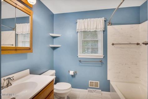 12 Chris Drive Schenectady NY 12309