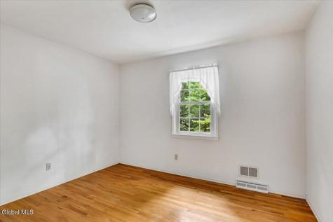 12 Chris Drive Schenectady NY 12309