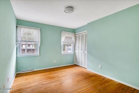 12 Chris Drive Schenectady NY 12309