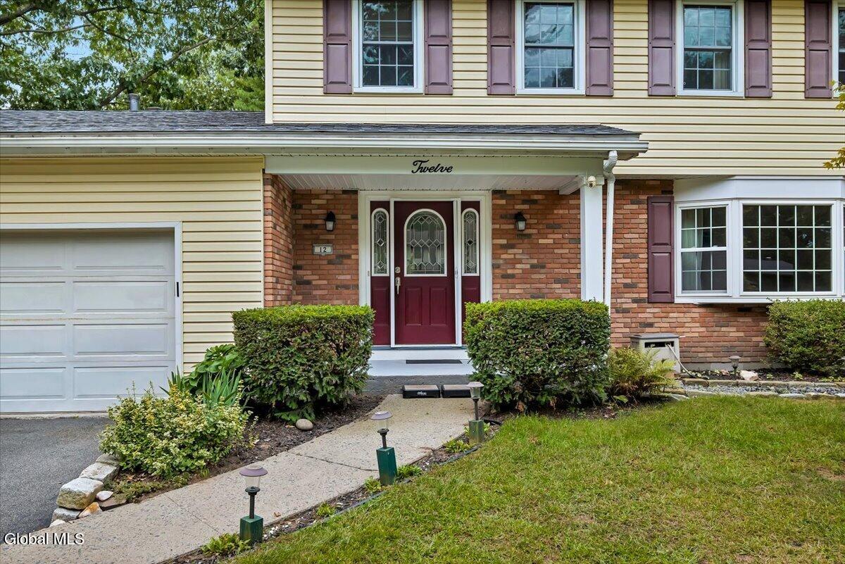 12 Chris Drive Schenectady NY 12309