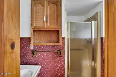 12 Chris Drive Schenectady NY 12309