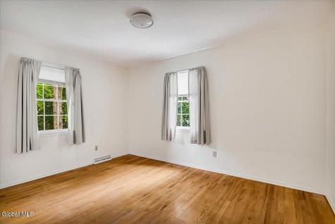 12 Chris Drive Schenectady NY 12309