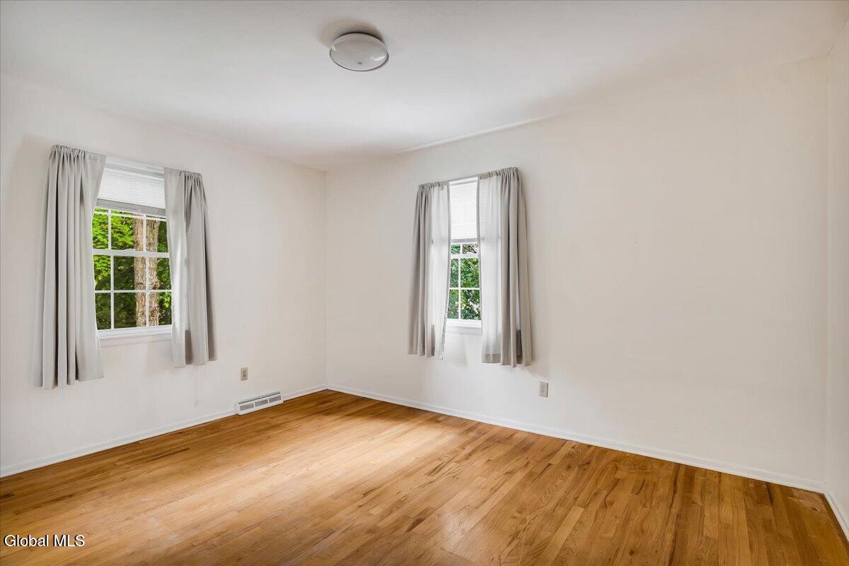 12 Chris Drive Schenectady NY 12309