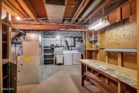12 Chris Drive Schenectady NY 12309