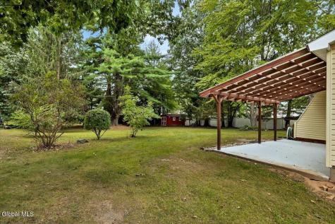 12 Chris Drive Schenectady NY 12309
