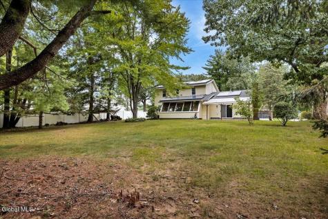 12 Chris Drive Schenectady NY 12309