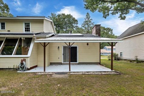 12 Chris Drive Schenectady NY 12309