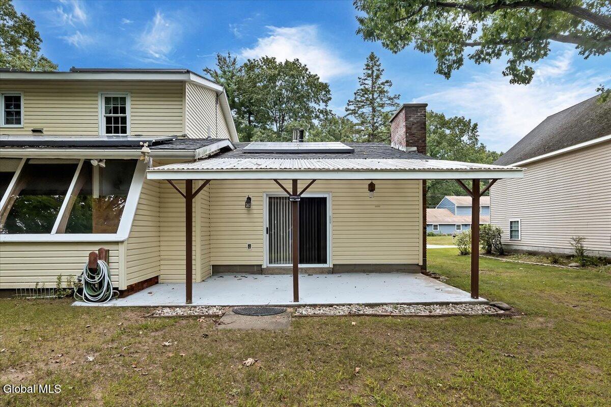 12 Chris Drive Schenectady NY 12309