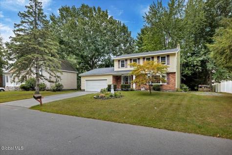 12 Chris Drive Schenectady NY 12309