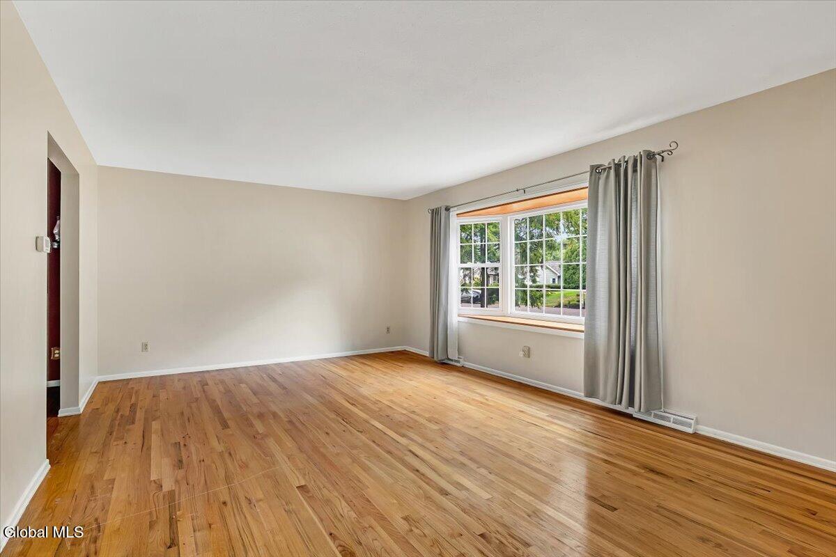 12 Chris Drive Schenectady NY 12309