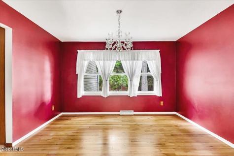 12 Chris Drive Schenectady NY 12309