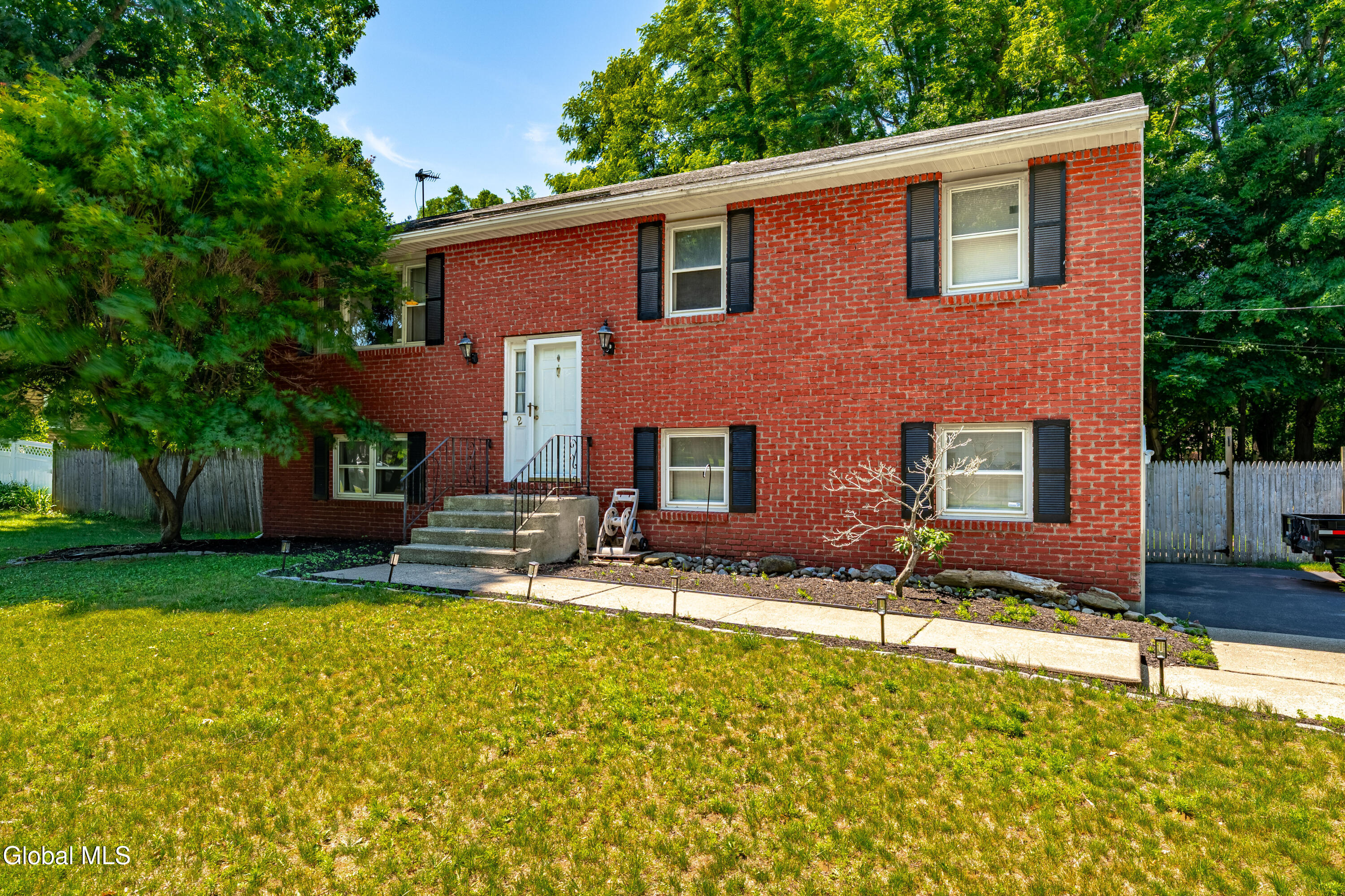 2 Melissa Court Albany NY 12205
