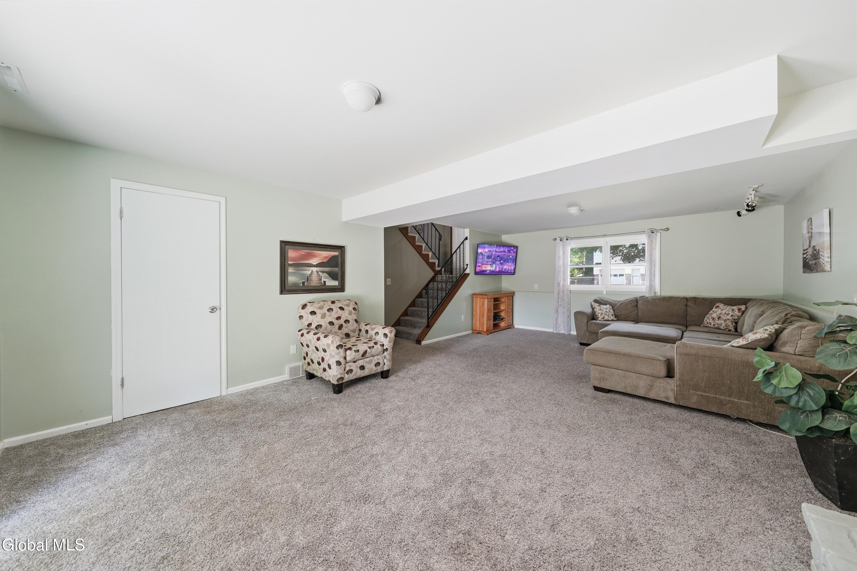 2 Melissa Court Albany NY 12205