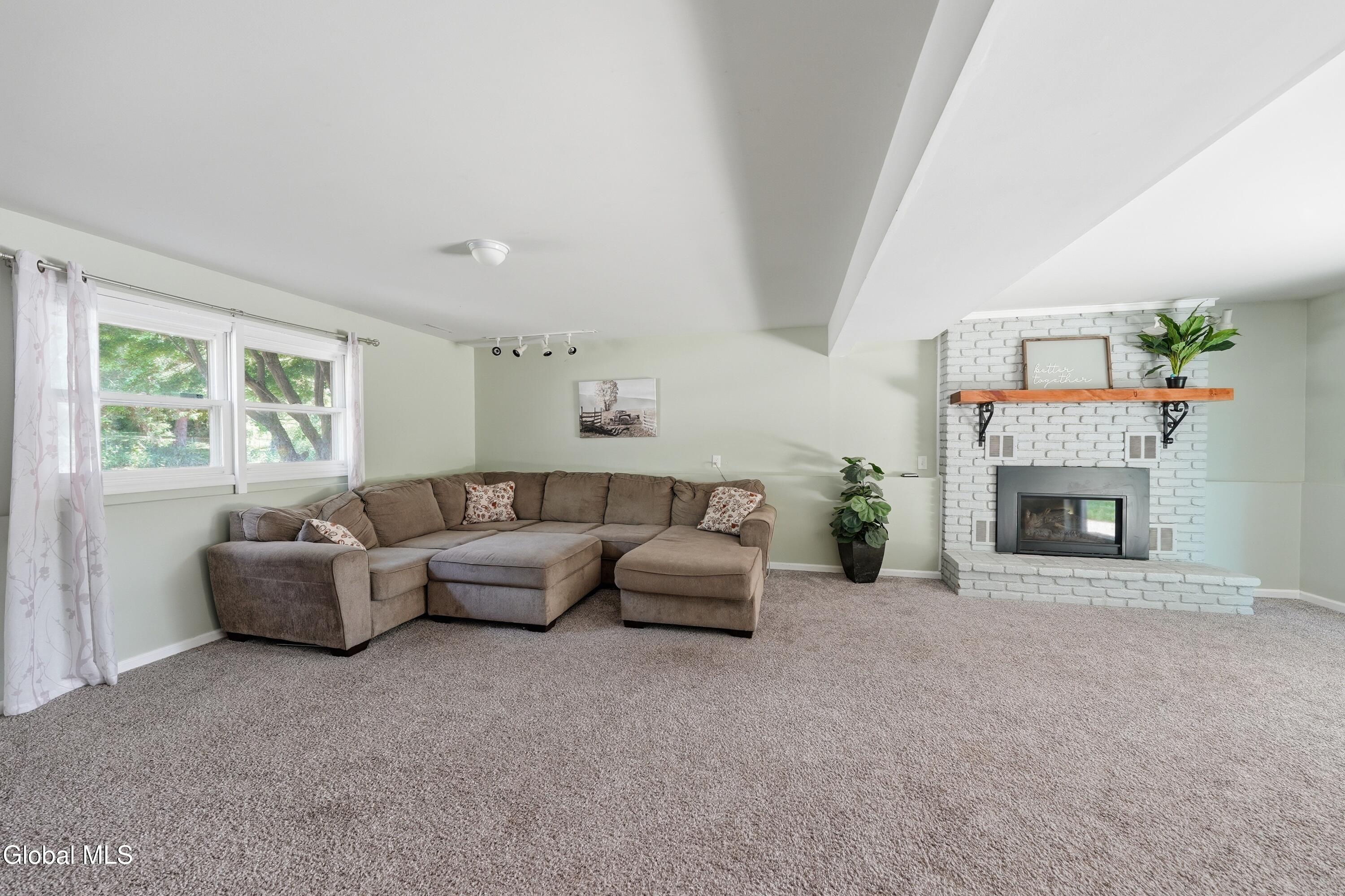 2 Melissa Court Albany NY 12205
