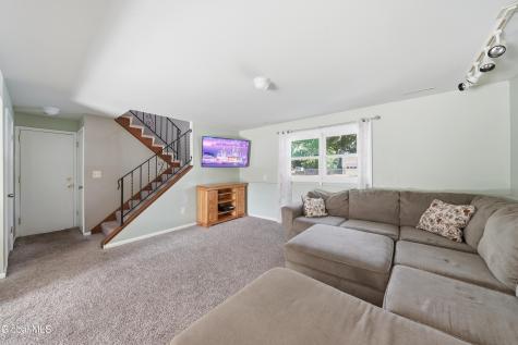 2 Melissa Court Albany NY 12205