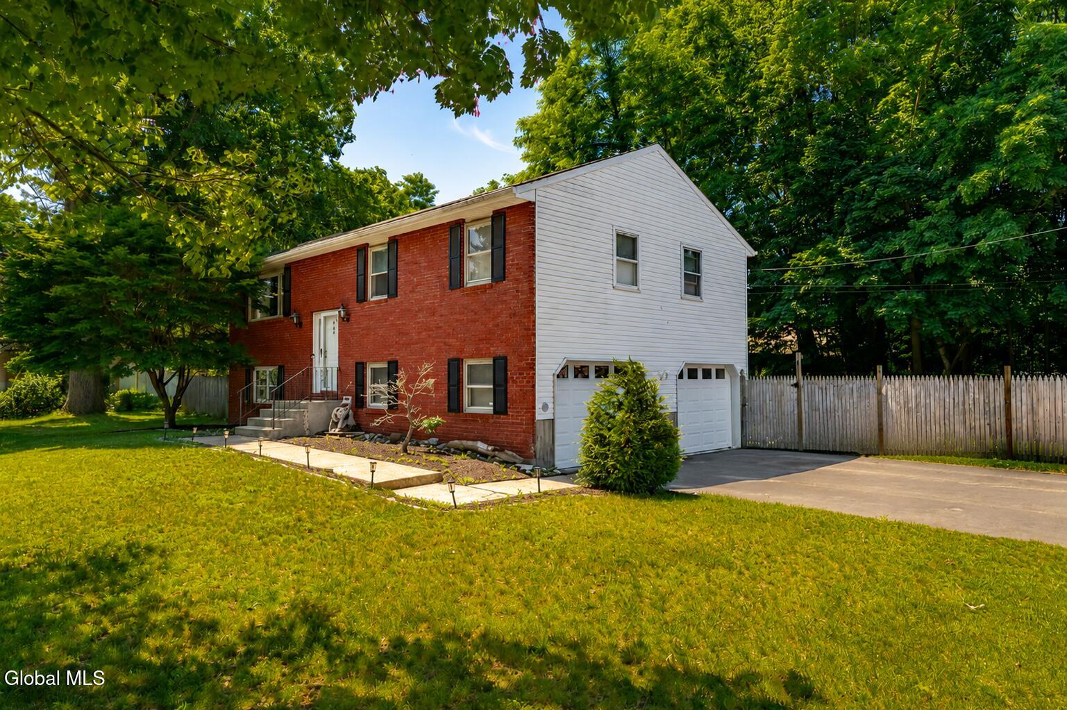 2 Melissa Court Albany NY 12205