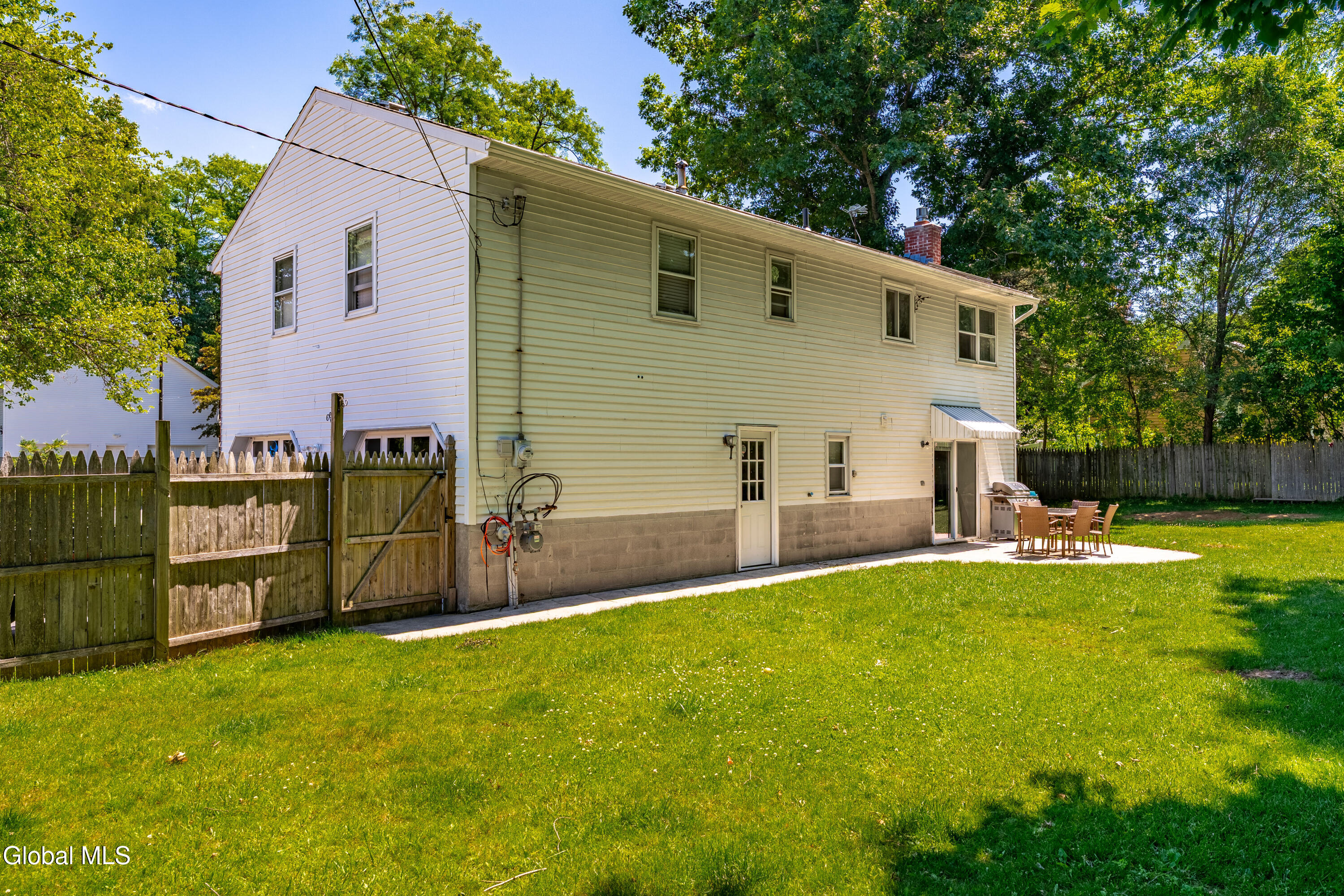 2 Melissa Court Albany NY 12205