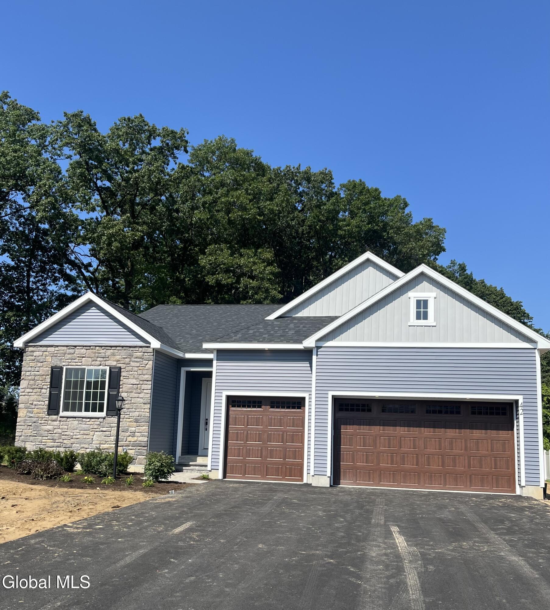 42 Wheatfield Way Mechanicville NY 12118