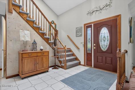 8 Winifred Drive Colonie NY 12205