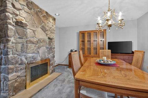 8 Winifred Drive Colonie NY 12205