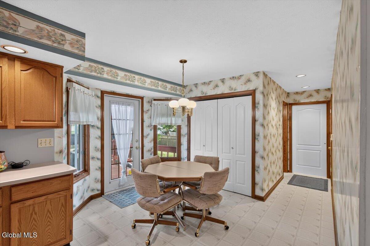 8 Winifred Drive Colonie NY 12205