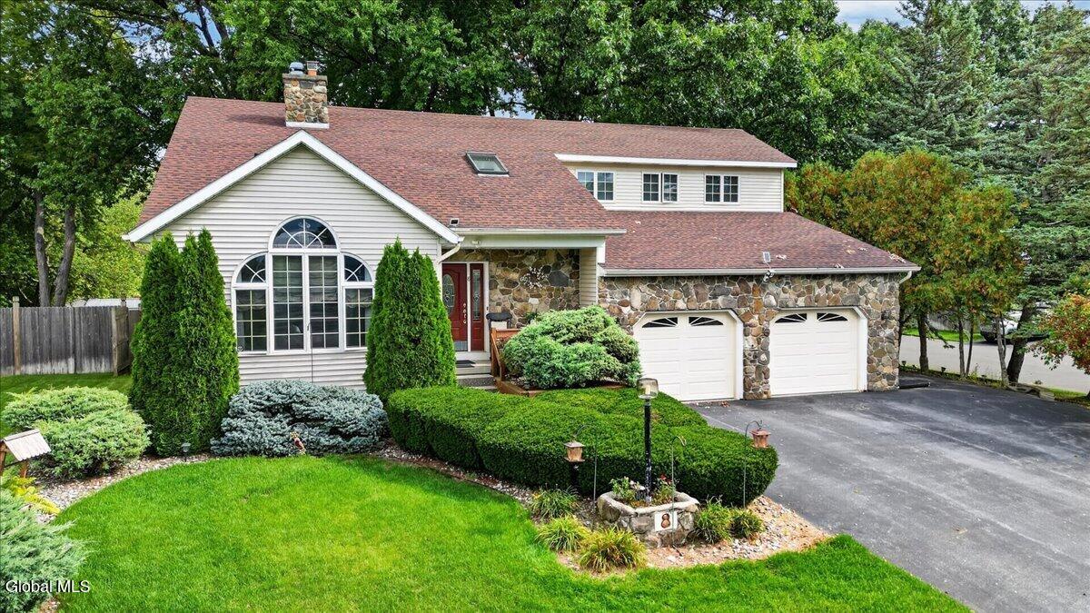 8 Winifred Drive Colonie NY 12205