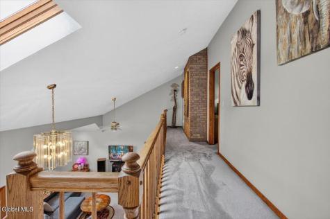 8 Winifred Drive Colonie NY 12205