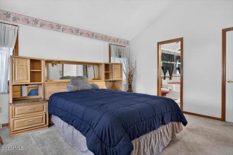8 Winifred Drive Colonie NY 12205