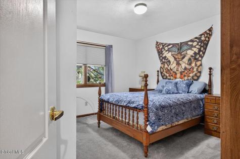 8 Winifred Drive Colonie NY 12205