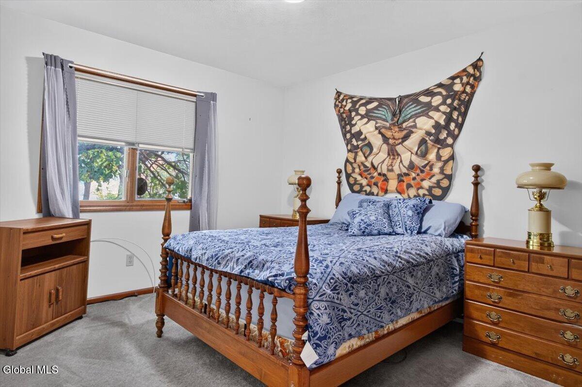 8 Winifred Drive Colonie NY 12205