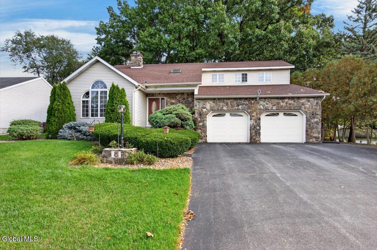 8 Winifred Drive Colonie NY 12205
