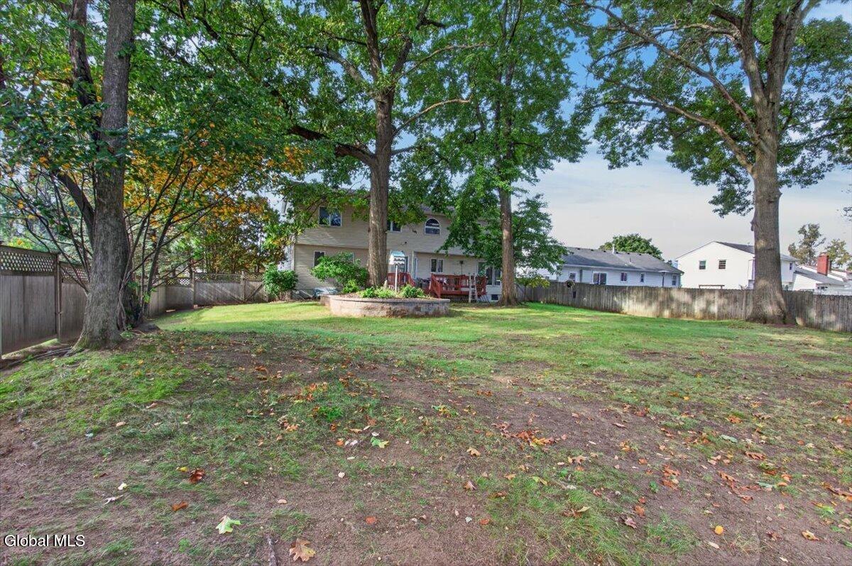8 Winifred Drive Colonie NY 12205