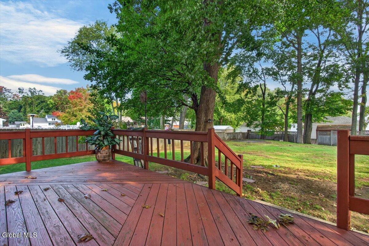 8 Winifred Drive Colonie NY 12205