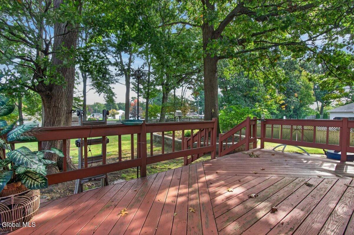 8 Winifred Drive Colonie NY 12205